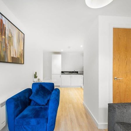 A Lovely 2 Bedroom Apartment In The Heart Of Preston Preston  Bagian luar foto