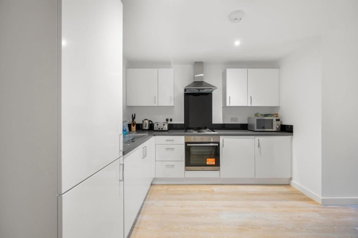 A Lovely 2 Bedroom Apartment In The Heart Of Preston Preston  Bagian luar foto