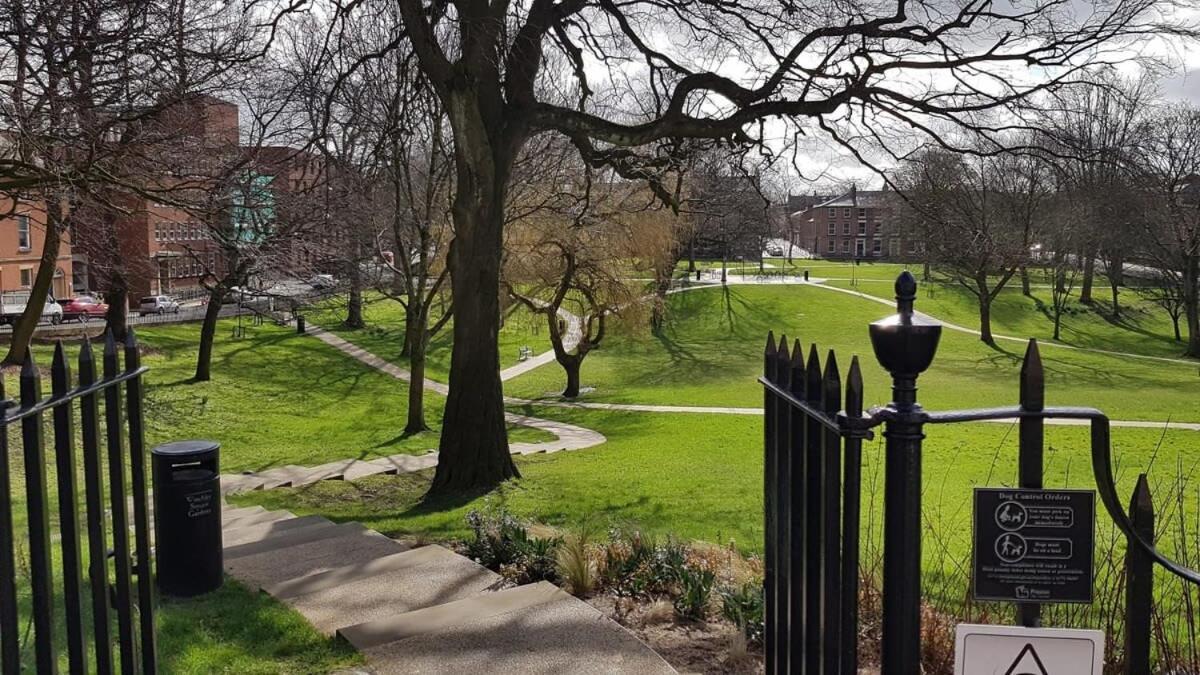 A Lovely 2 Bedroom Apartment In The Heart Of Preston Preston  Bagian luar foto