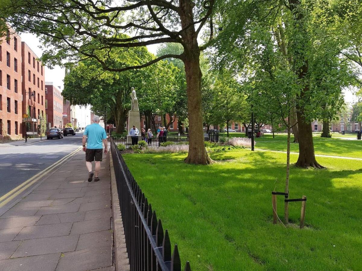 A Lovely 2 Bedroom Apartment In The Heart Of Preston Preston  Bagian luar foto